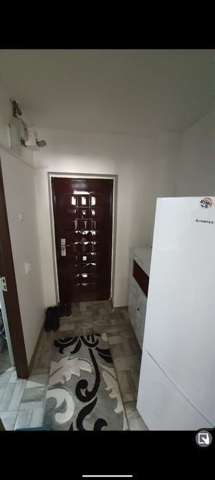 Închiriez garsonieră Valea Roșie