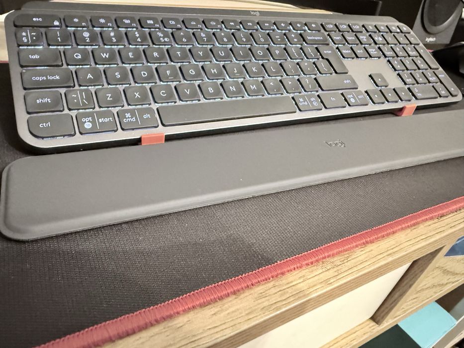 Vand tastatura mx keys win/mac cu palmrest