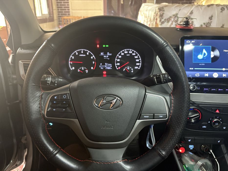 Hyundai accent(solaris) 2020 1.6mator 27ming probeg 18ming $ kami bor