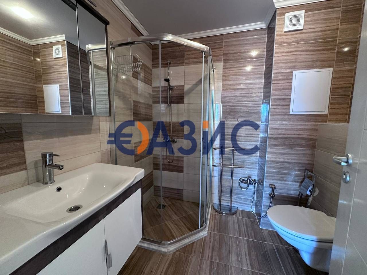 Двустаен апартамент в комплекс Omega Resort, 104 кв.м., Равда,