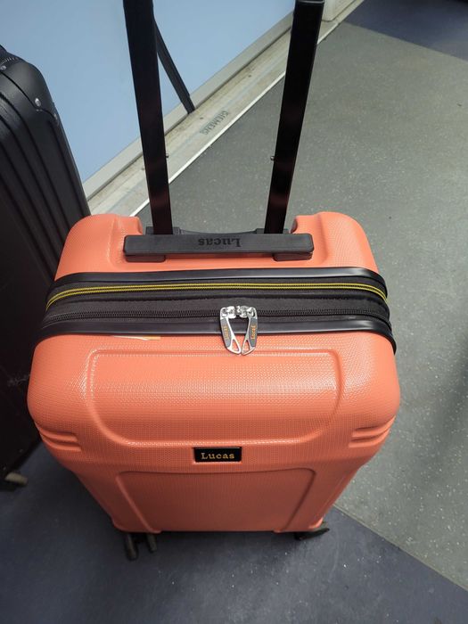 Troler de cabina folosit odata ,cumparat 29.12.24, impecabil