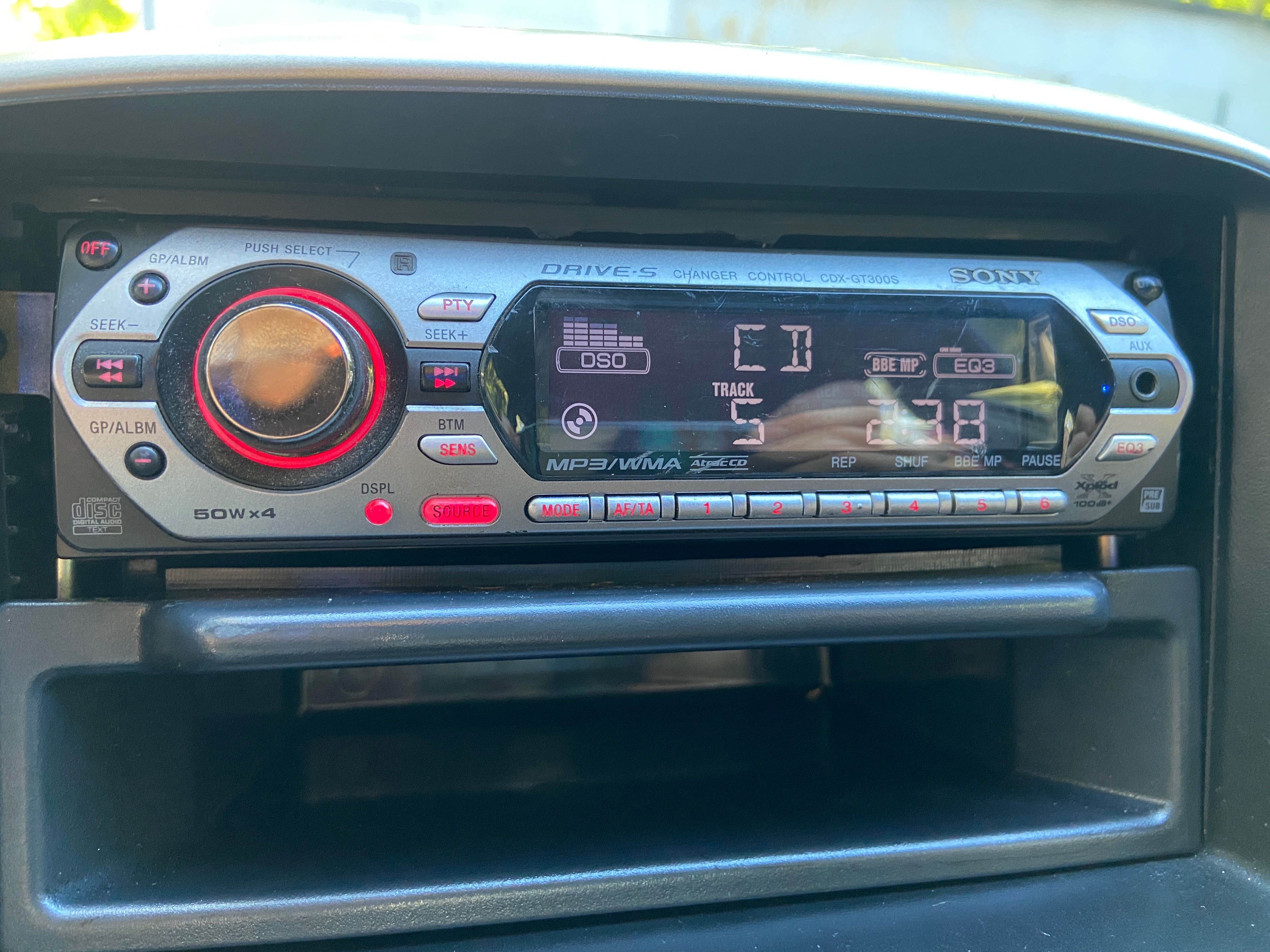 Плейър за кола Sony CDX
