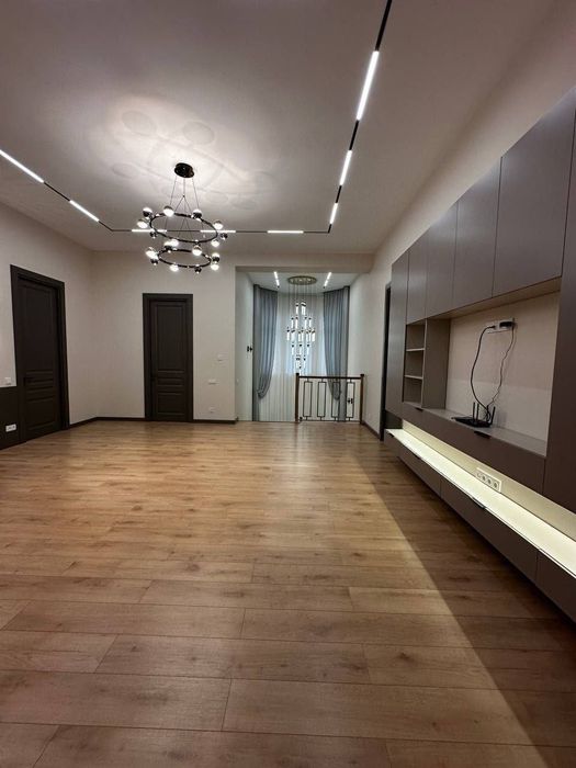 Продается дом 6 комнат, ор-р: улица Никитина, 660 м²