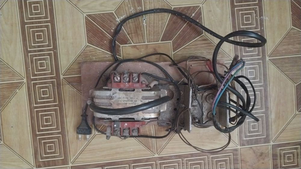 Зарядное устройство