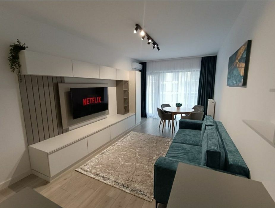 Închiriez apartament cu 2 camere