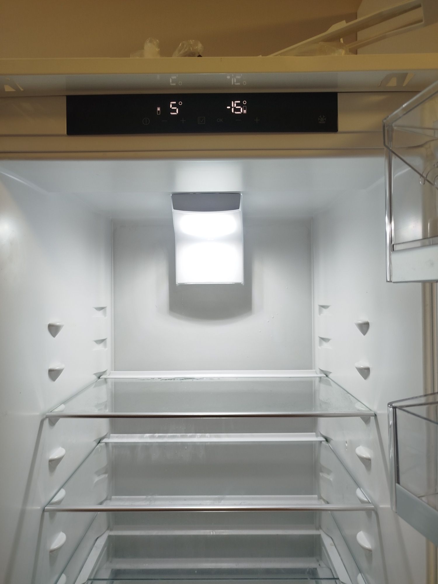 Хладилник за вграждане IKEA ELECTROLUX
