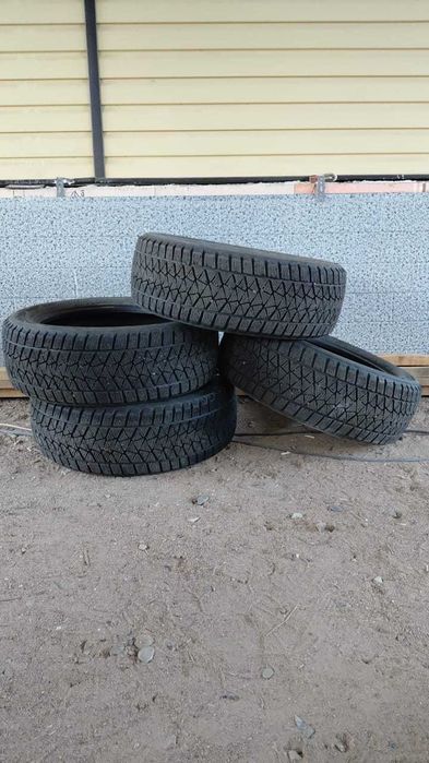 Шины зимние Bridgestone Blizzak dm-v2  R18