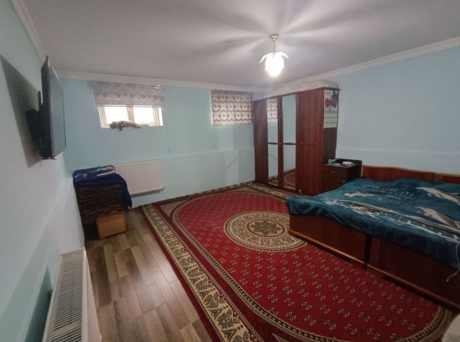 Uy sotiladi 4sotu 5ta xona