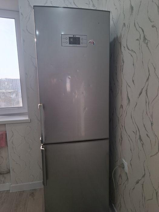 Продаю холодильник