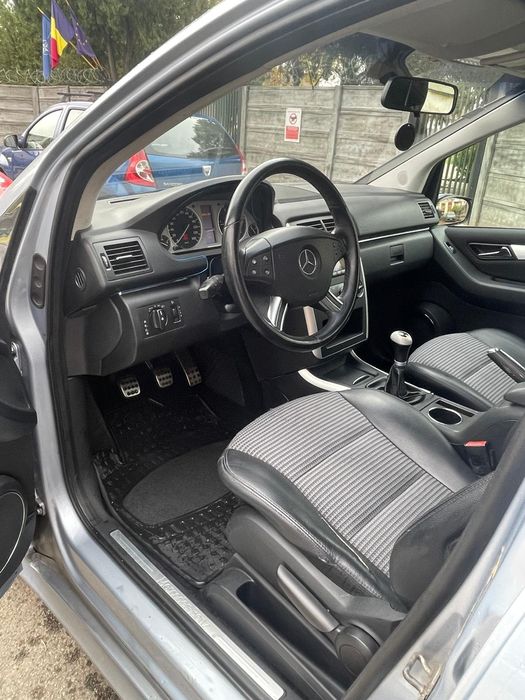 Vând Mercedes Benz clasa B