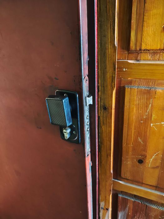 Блиндирана Врата