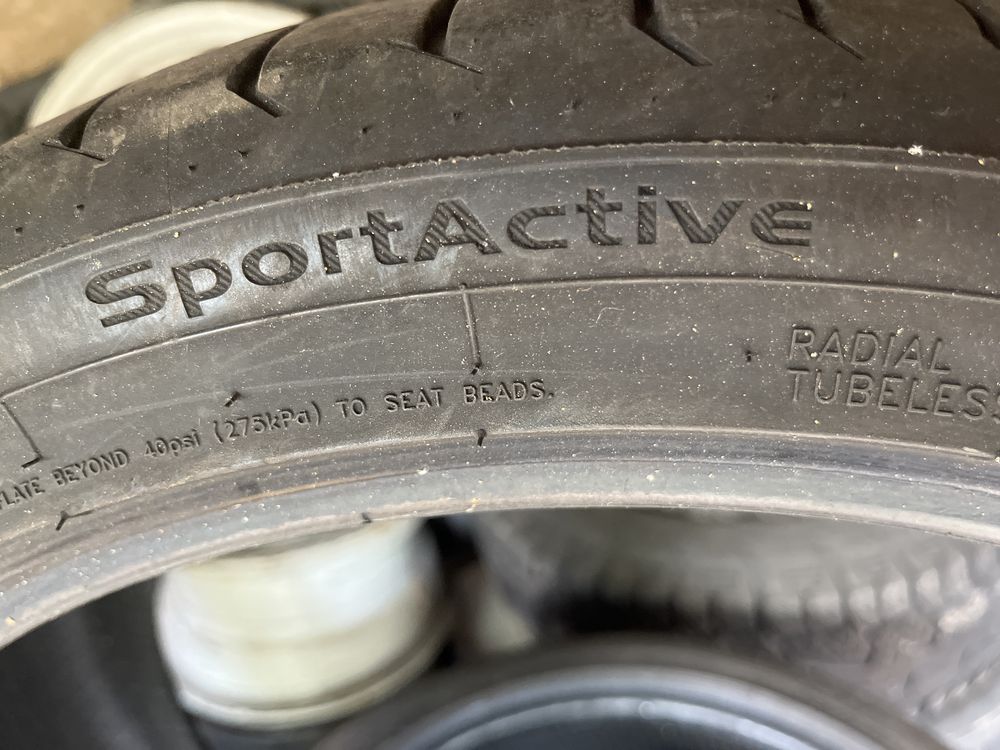 Продавам 2бр летни гуми 225/40R19 GT Radial Sport Active