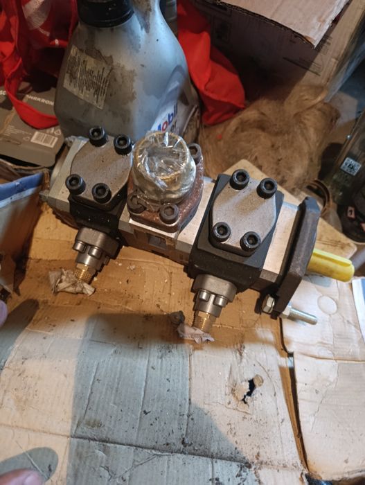 Vând pompa hidraulica tandem(dubla) Eckerle EIPH-022RK 00-11,noua