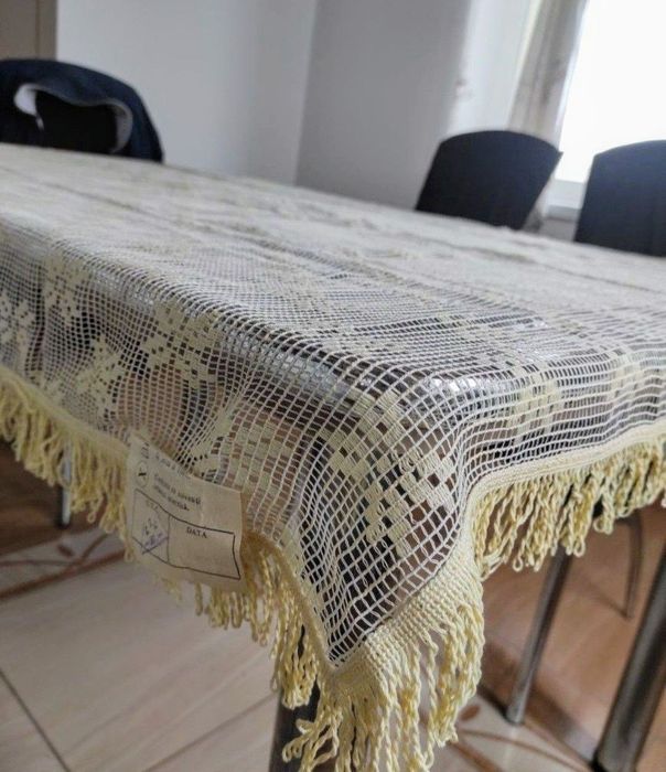 Fata de masa 145/120 cm