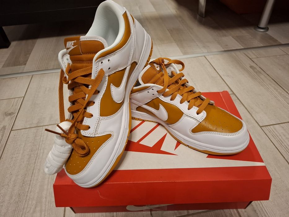 Nike Dunk noi cu eticheta