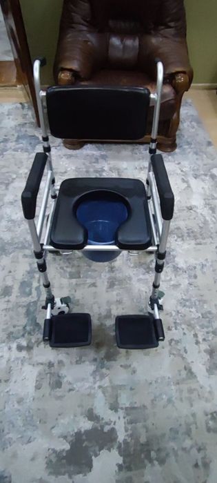 Продаю инвалидную коляску