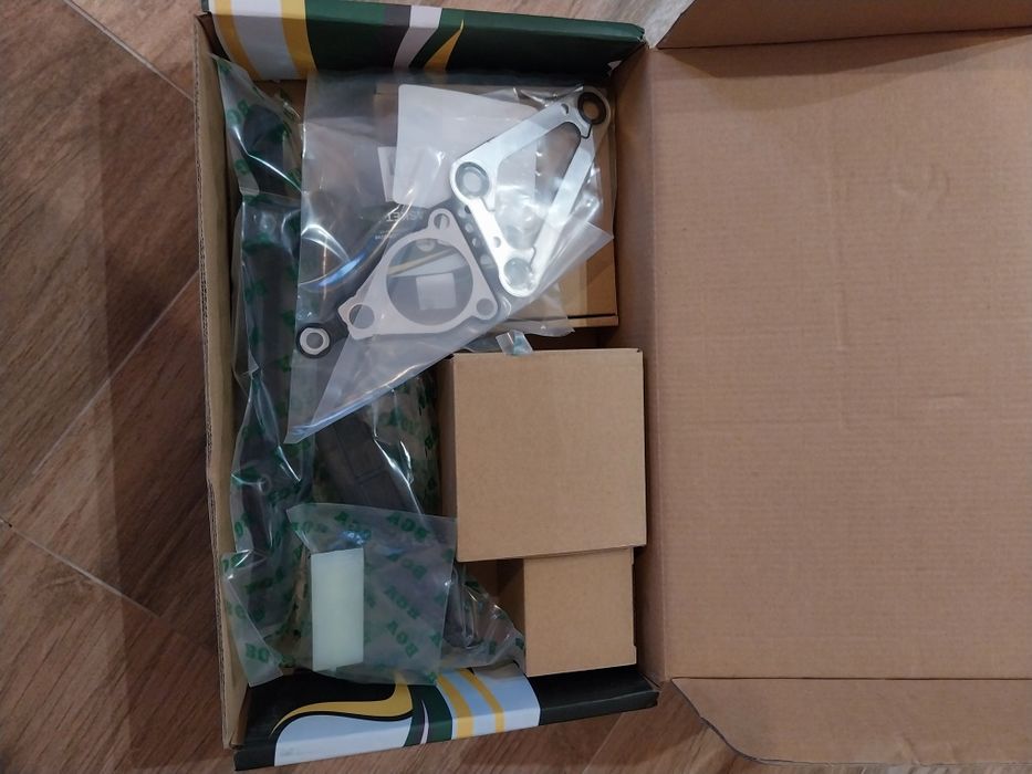 Kit distribuție cu pompa de apa.