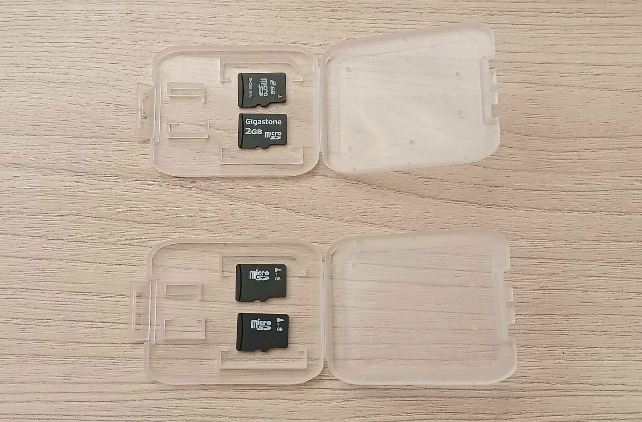 Флеш карты 1, 2Gb.