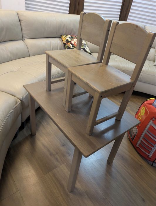 Vand set masuta cu 2 scaune