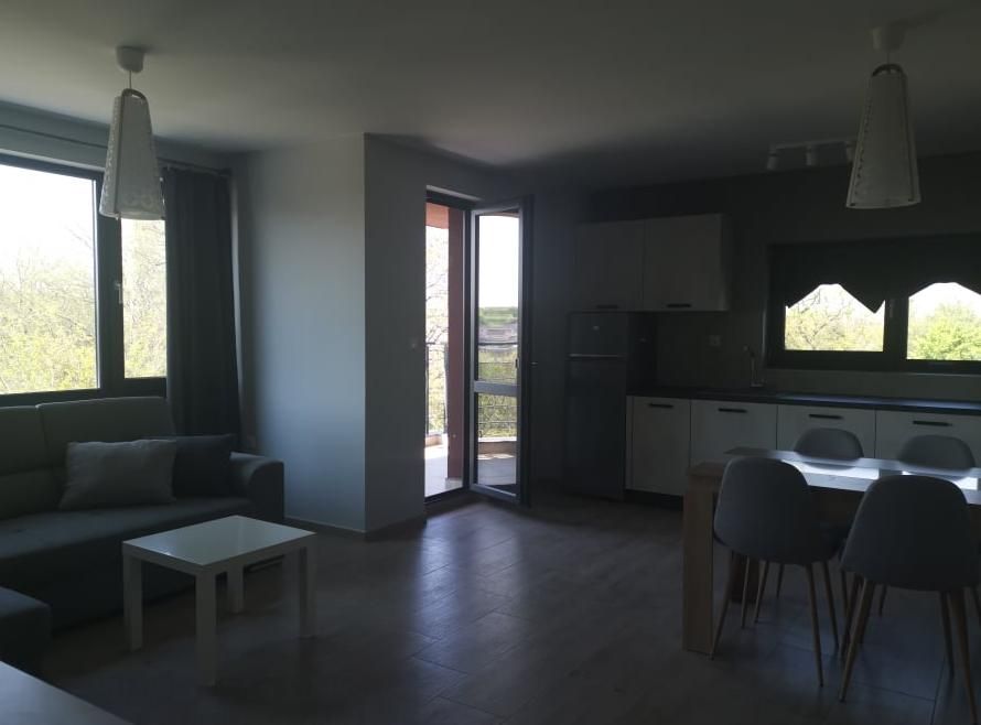 Дава се под наем Двустаен апартамент в Пловдив, Христо Смирненски - 74 кв.м за 375 € - Снимка #1