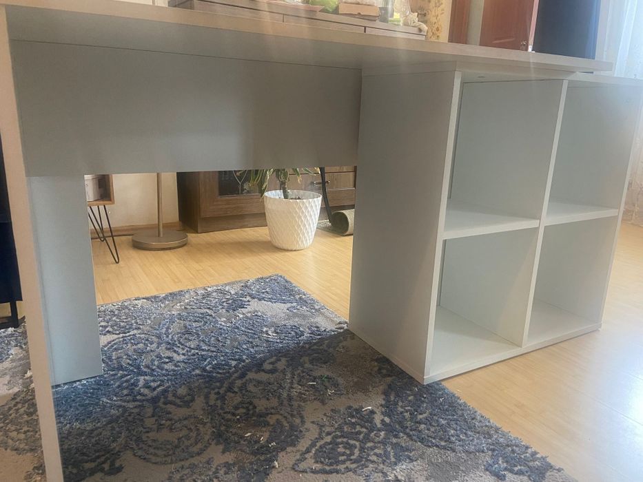 Birou alb in stare buna