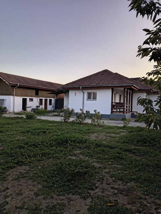 Casă de vânzare !!!