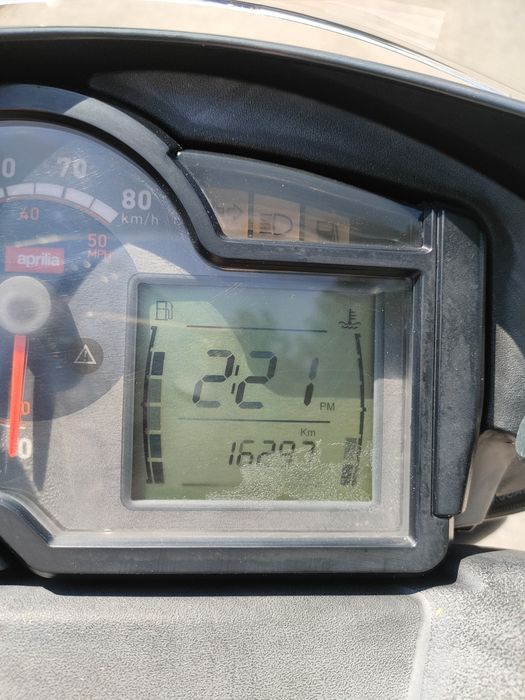 Aprilia SR 50. Scuter