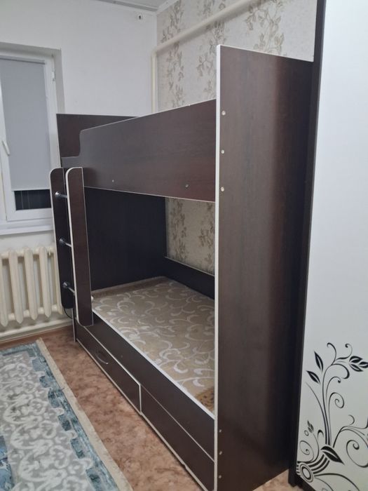 Двухяростный кроват