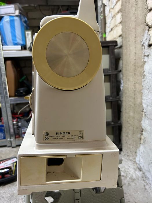 Електрическа шевна машина Сингер модел Singer 720 G
