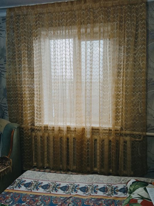 Тюль 5*2.3. в отличном состоянии. Красивая. Богато смотрится.