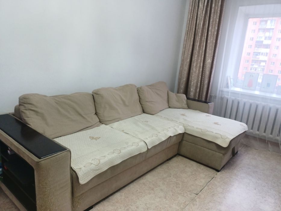 Продам диван б/у в хорошем состоянии.