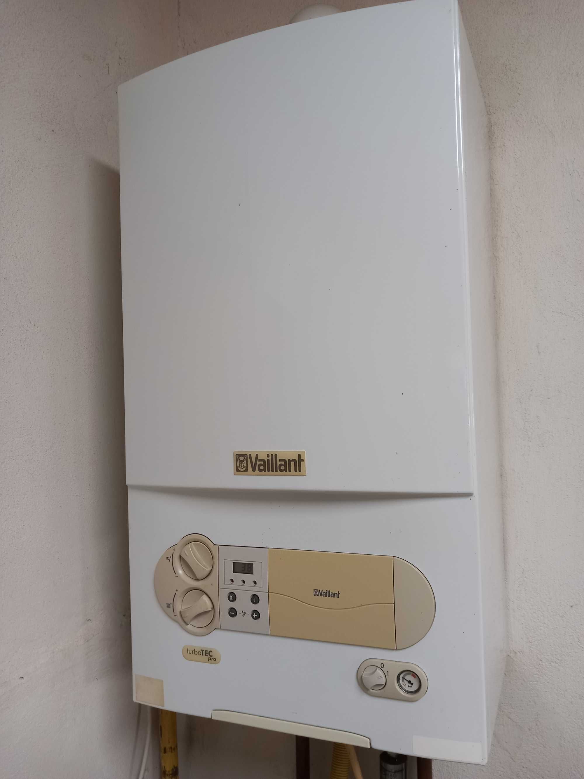 Centrala Termica Vaillant VUW RO 242/3-3 Turbotec pro