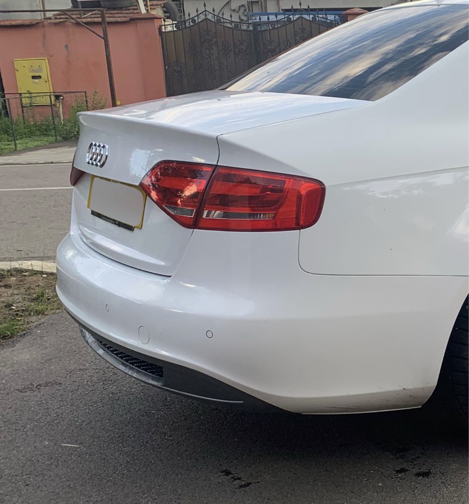 Triple stop spate Audi A4 B8 berlina