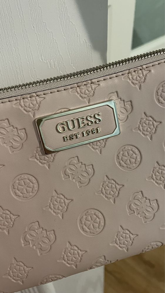 Оригинальная сумка Guess