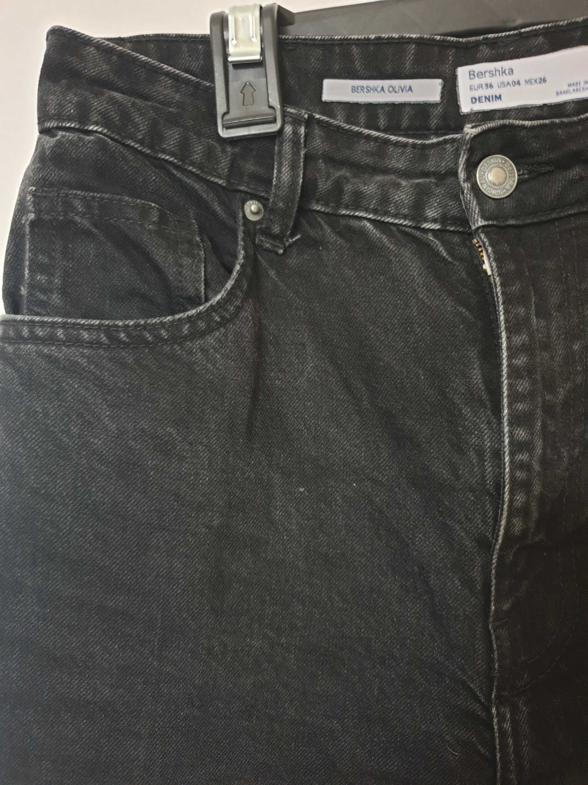Pantaloni MOM jeans Bershka