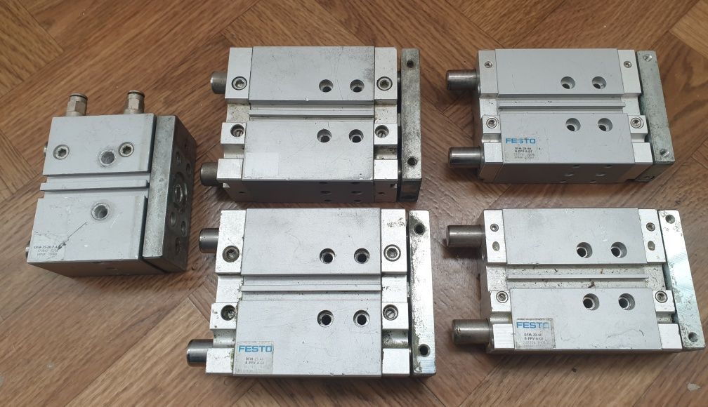 Cilindru piston pneumatic Festo