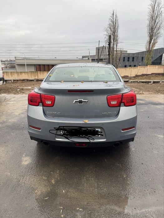 Chevrolet malibu 1 sotiladi