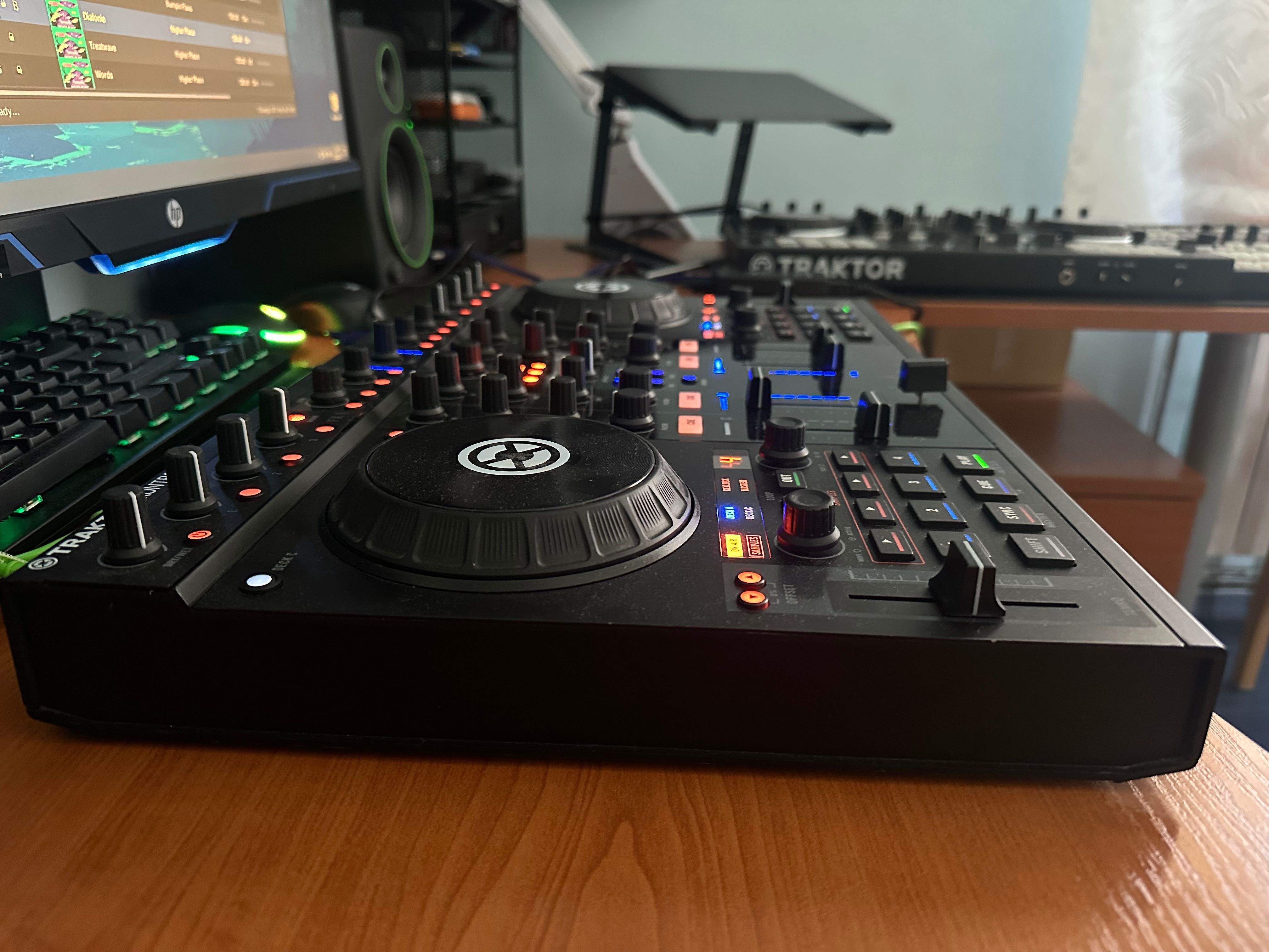 NI Traktor s4 mk1