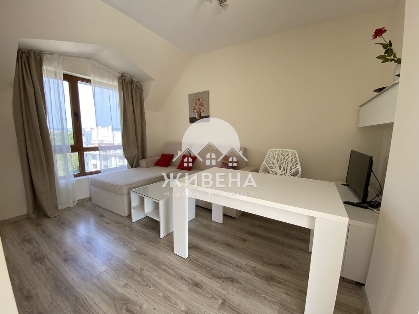 Продавам 3-стаен мезонет, кв. Аспарухово, 165 кв.м, морска панорама