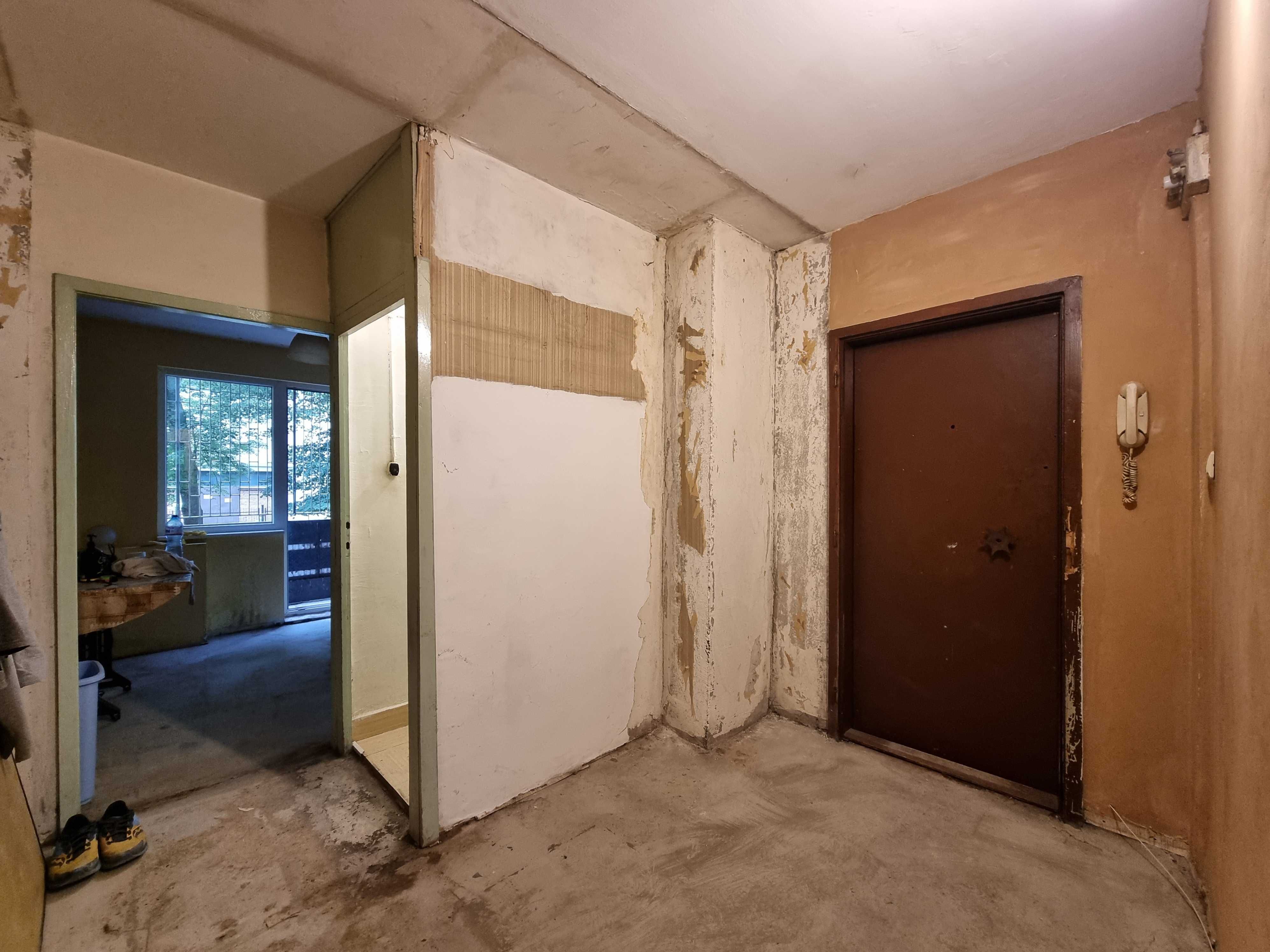Продава се тристаен апартамент – кв. Стрелбище, до Южен парк