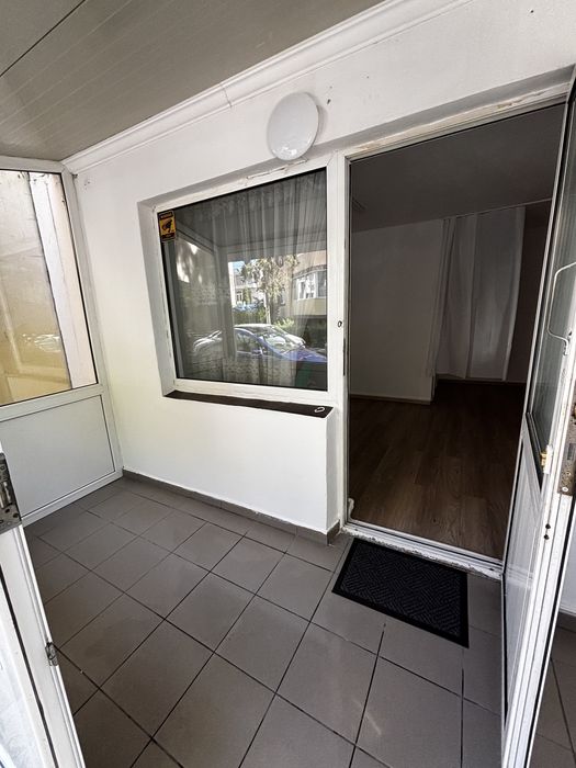 Inchiriez camera de cosmetica/makeup