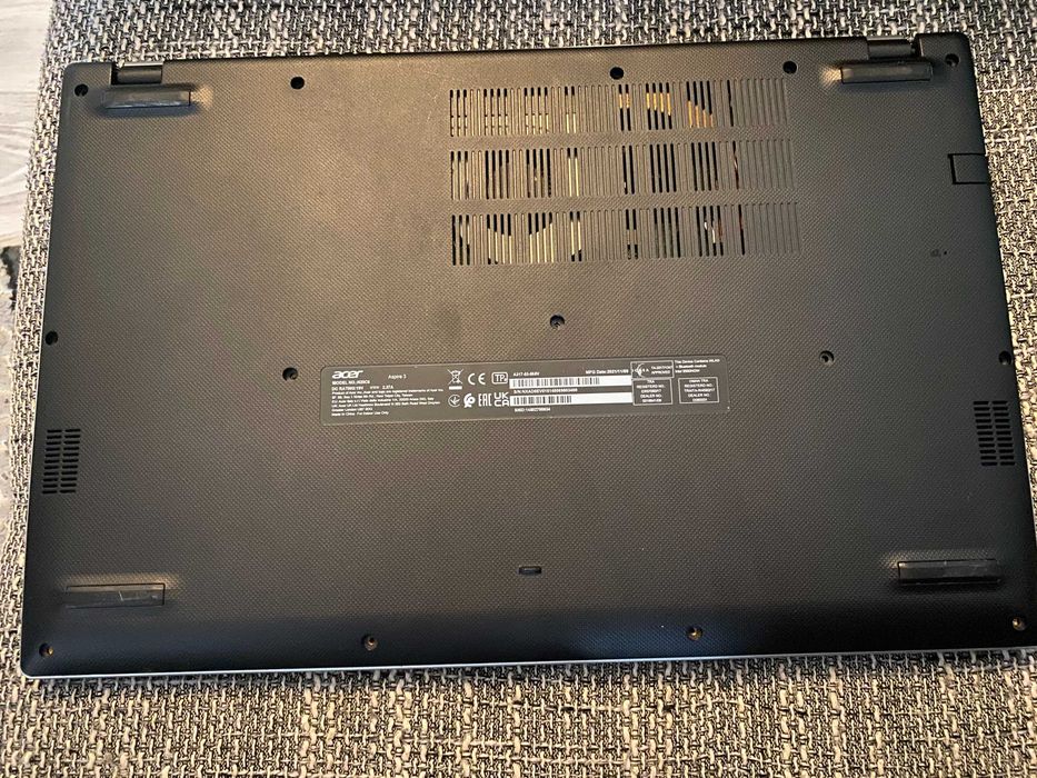 Vand Laptop Acer Aspire 3 pentru piese