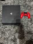 Vand ps4 pro cu 4 jocuri si o maneta