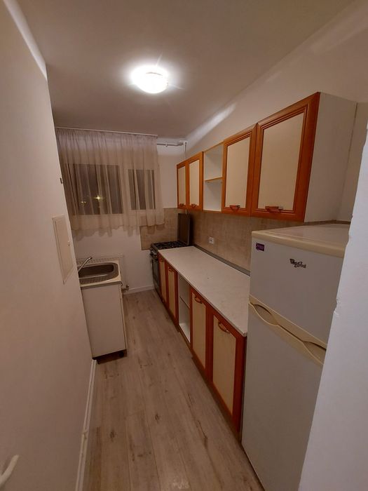 Garsonieră decomandată 34 mp, etaj 2/4, mobilată, utilată, centrală pr
