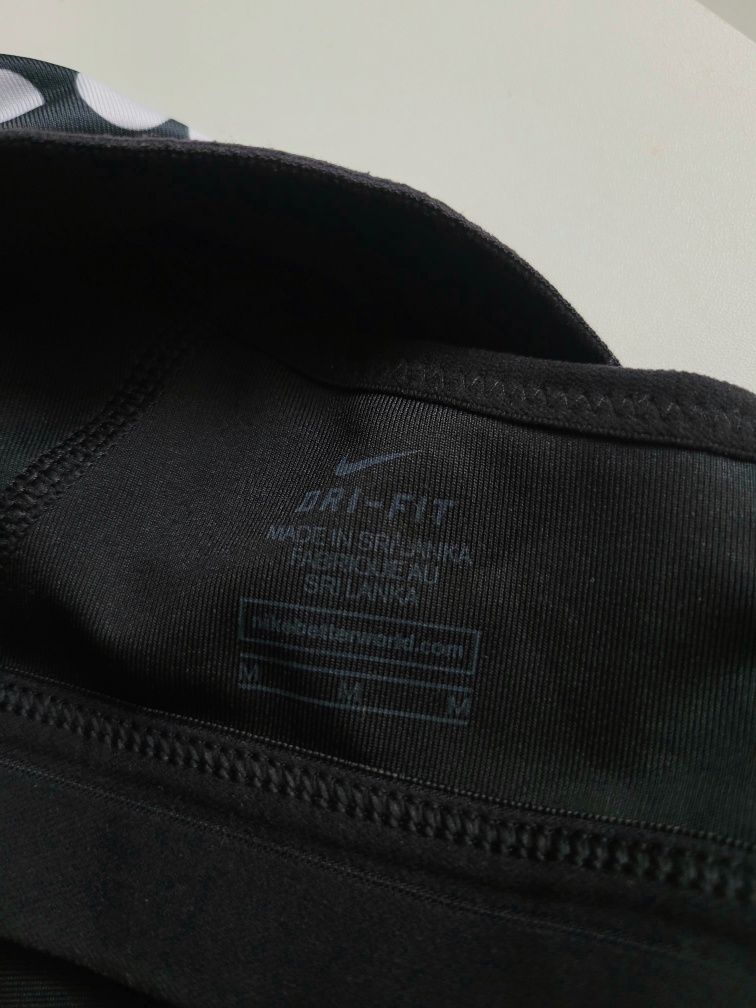 Спортно бюстие сутиен Nike pro