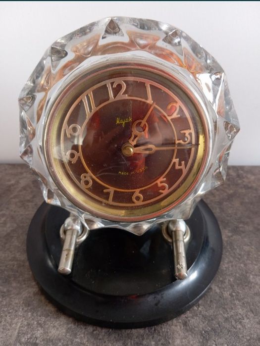 Vând 2 ceasuri de masă rusești Majak