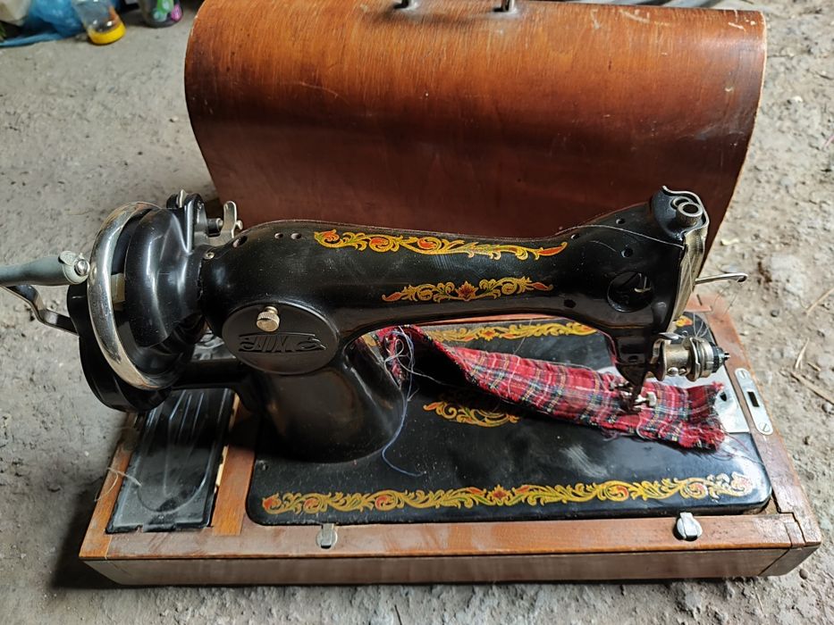 Продам швейная машина