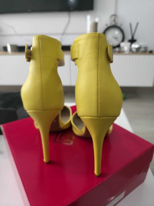 Pantofi cu toc dama Nr 41 Piele noi in cutie