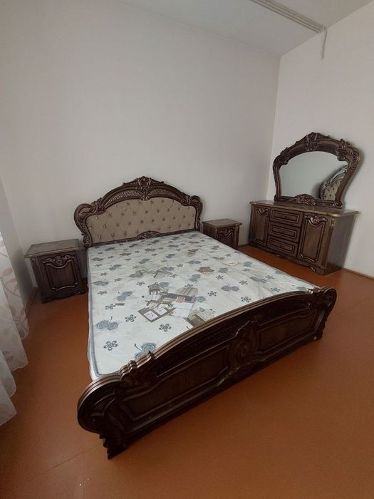 Продаётся спальный гарнитур
