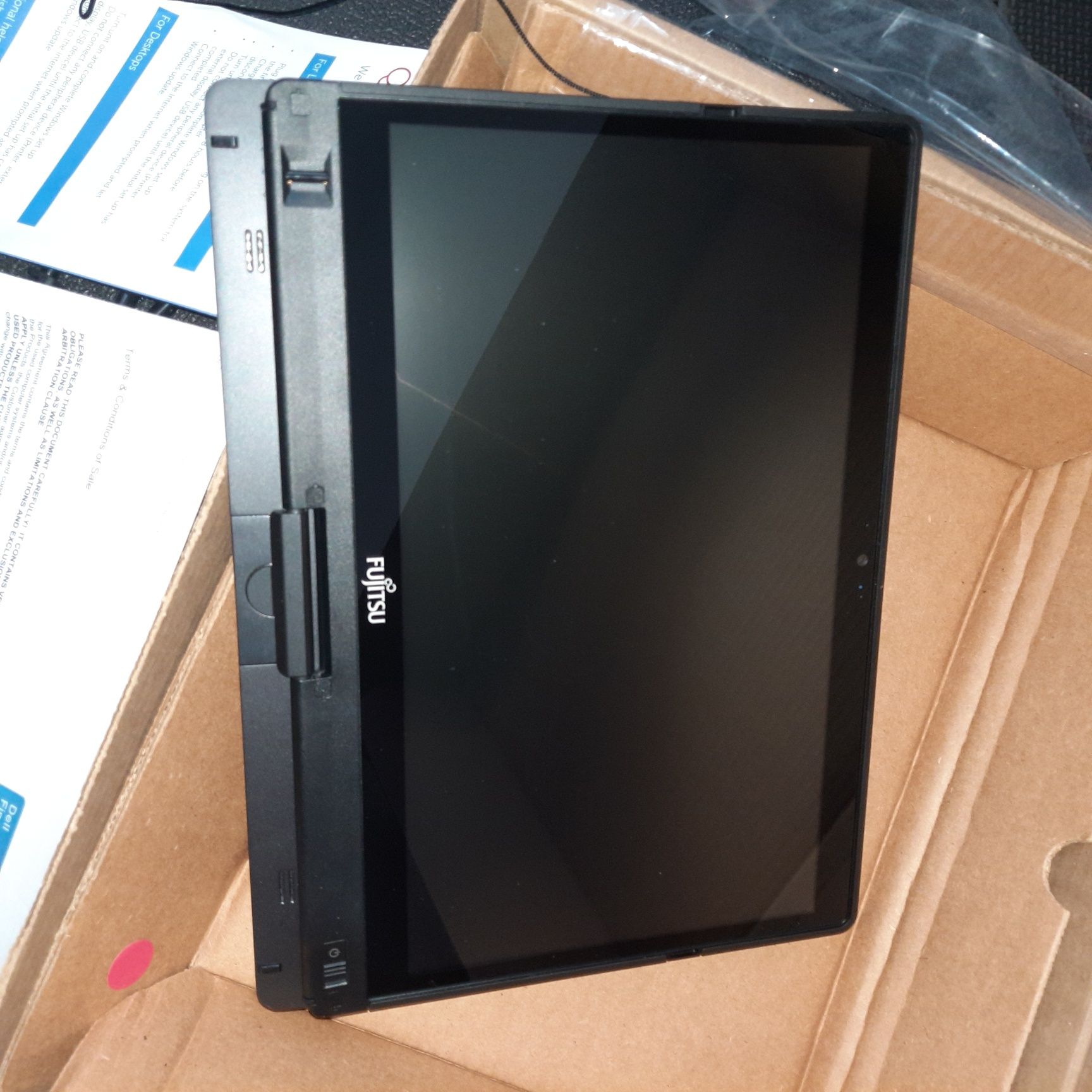 Fujitsu Lifebook t937 ca nou, 2 in1 ca tableta pentru cunoscatori